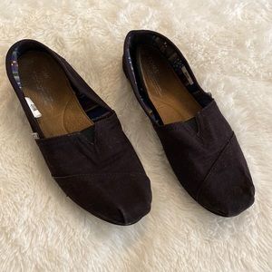 Women’s black classic Toms